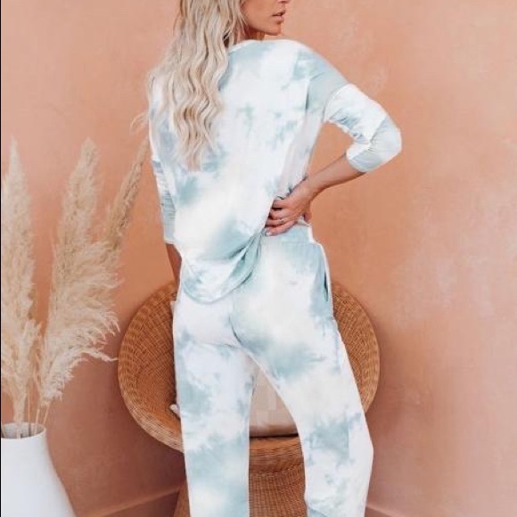 Tie-Dye Jogger Set - Picture 2 of 3